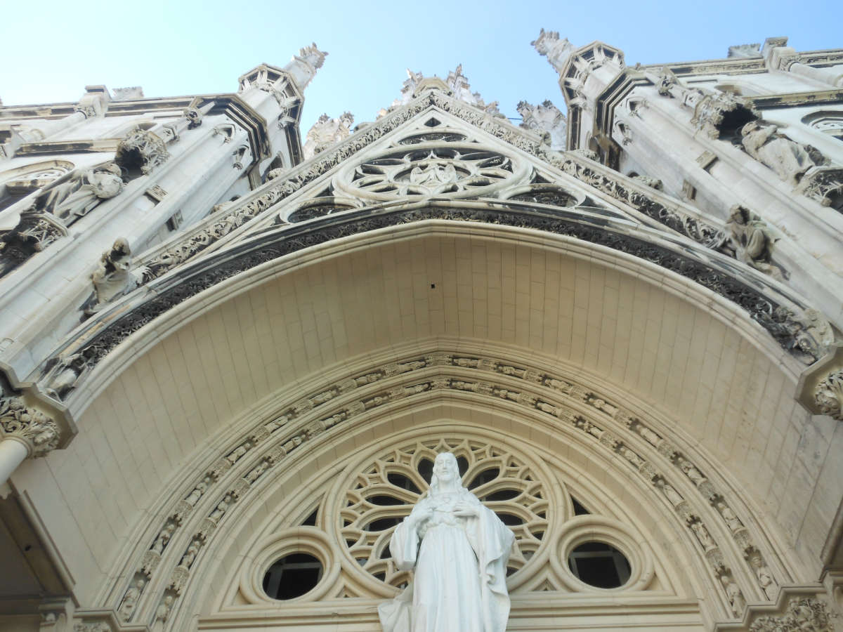 Fachada de la Parroquia del Sagrado del Corazón de Jesús y San Ignacio de Loyola, la Habana, Cuba