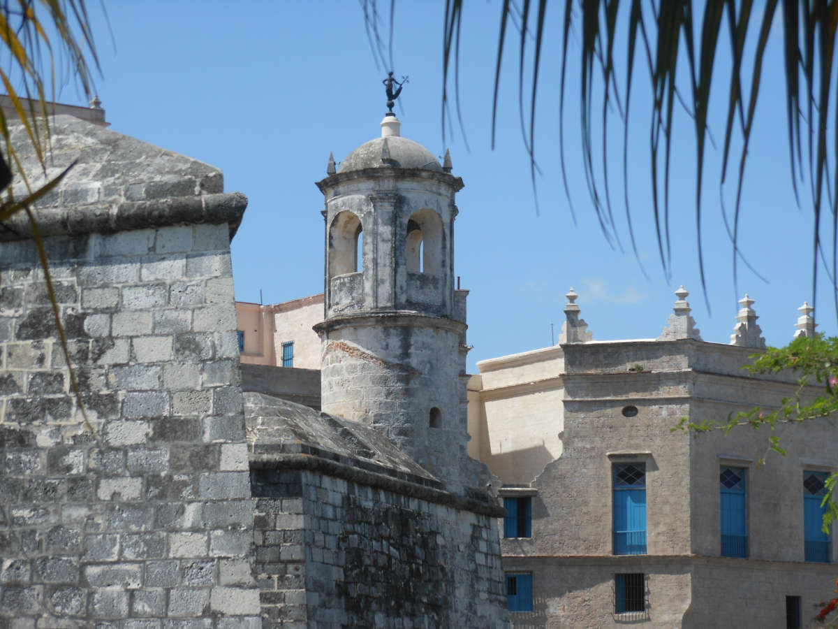 La Giraldilla, pequeña estatua en un torreón del Castillo de la Real Fuerza, es uno de los símbolos de la la Habana